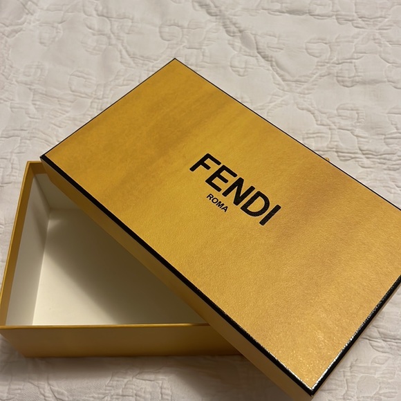 Fendi box - Picture 2 of 2